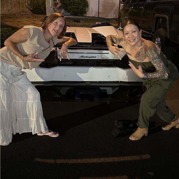 Meet your Posher! - Picture 1 of 6